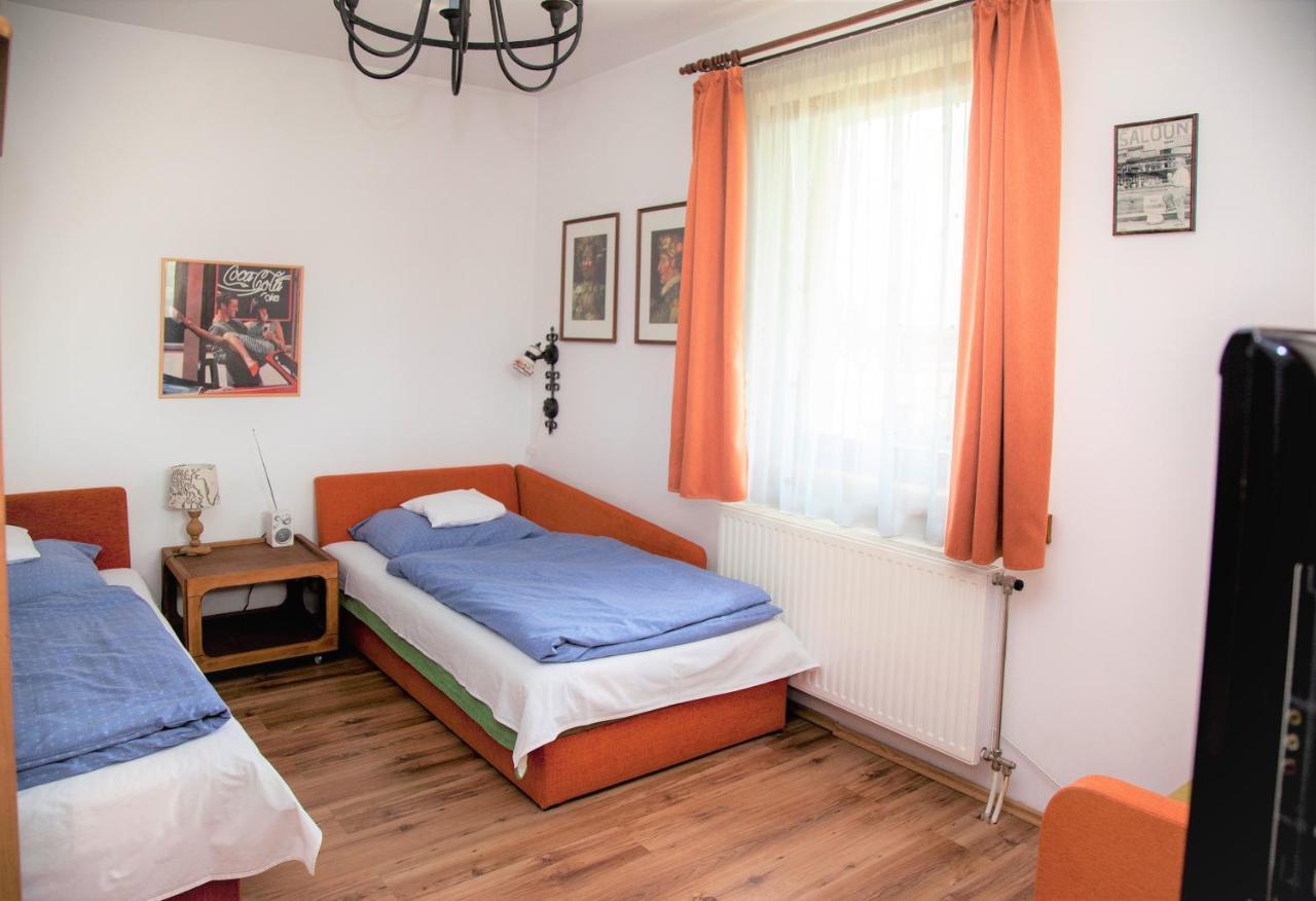 Kertvarosi Apartman Apartment Tiszaujvaros Luaran gambar