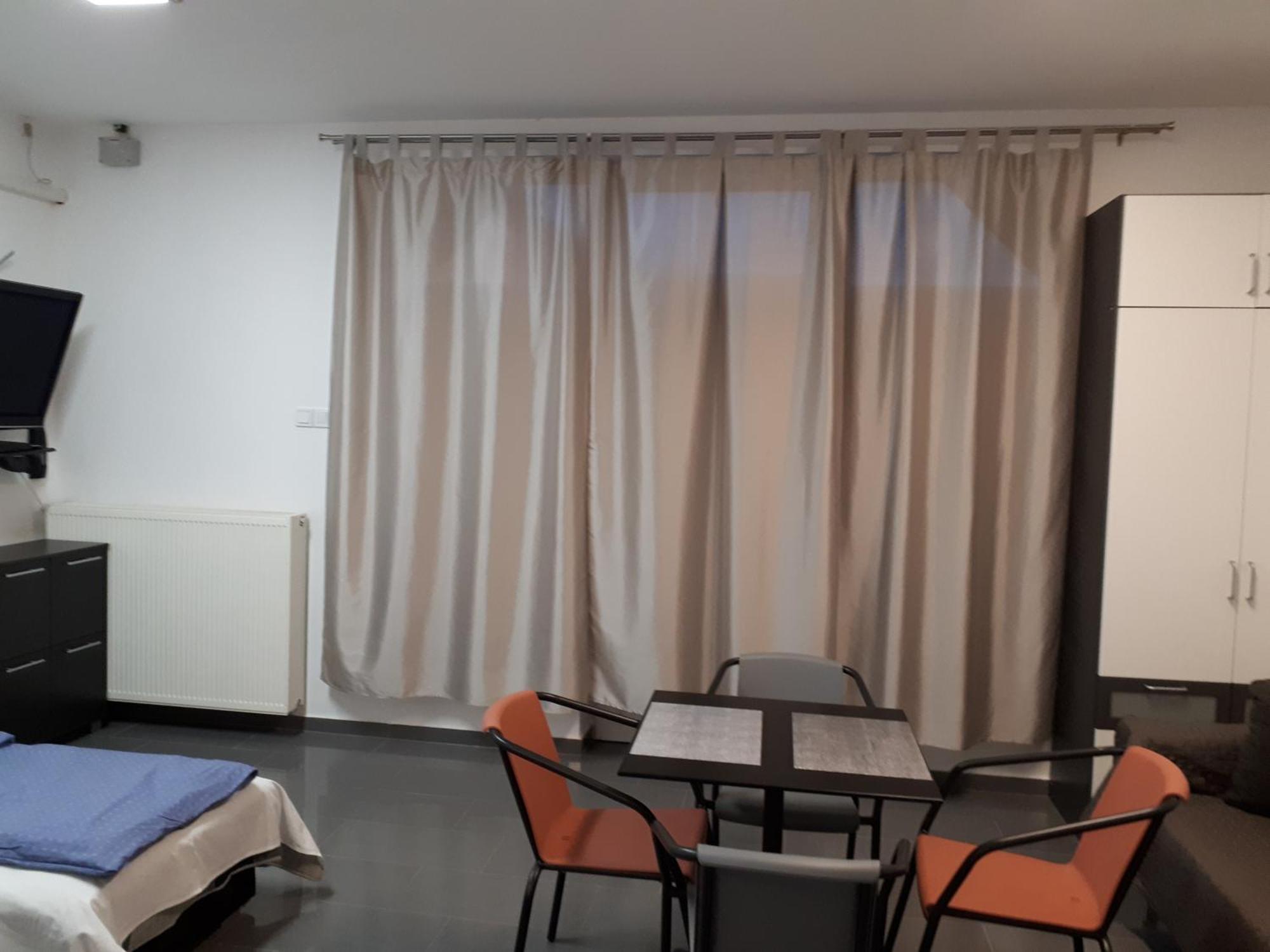 Kertvarosi Apartman Apartment Tiszaujvaros Luaran gambar