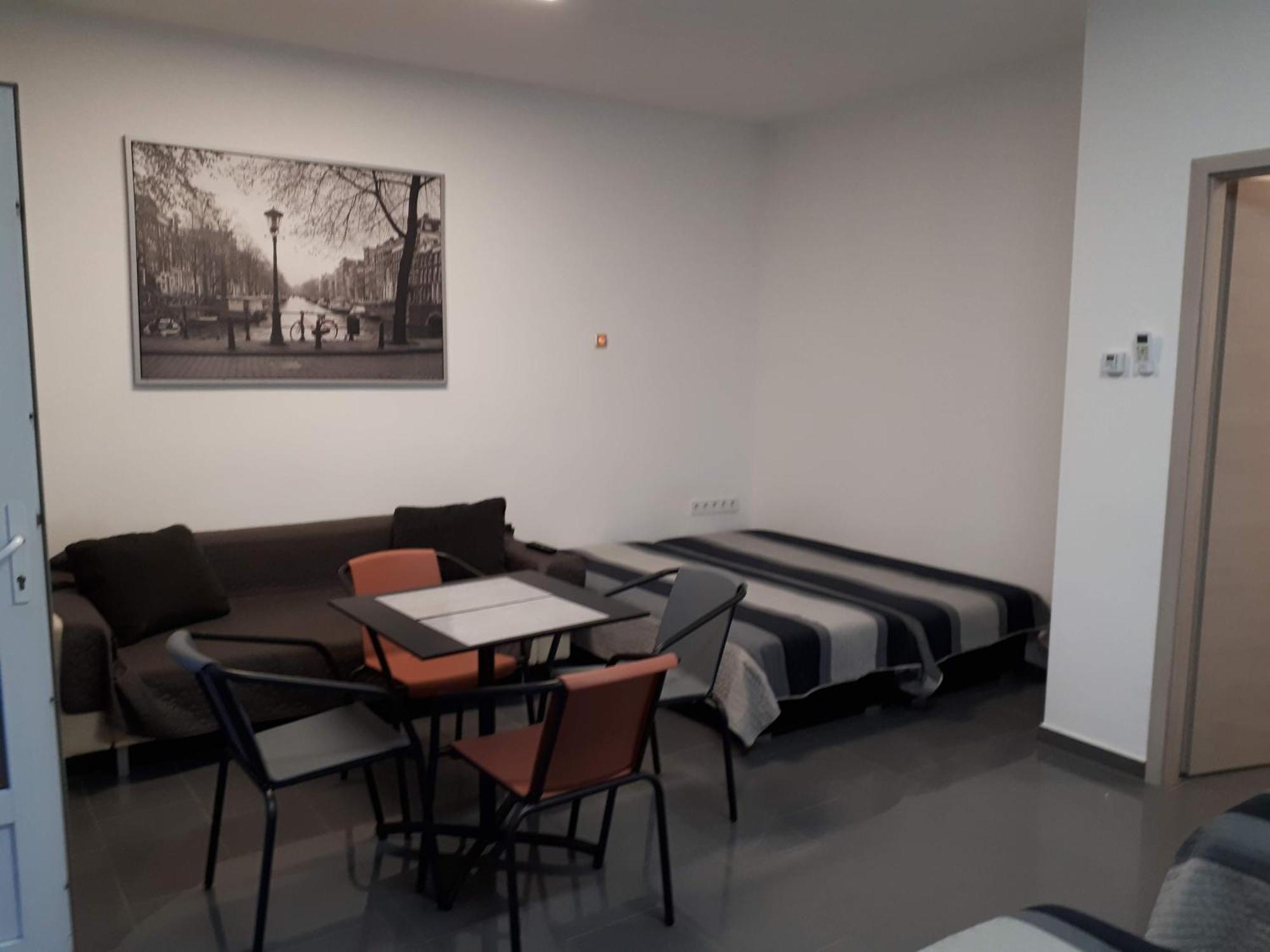 Kertvarosi Apartman Apartment Tiszaujvaros Luaran gambar