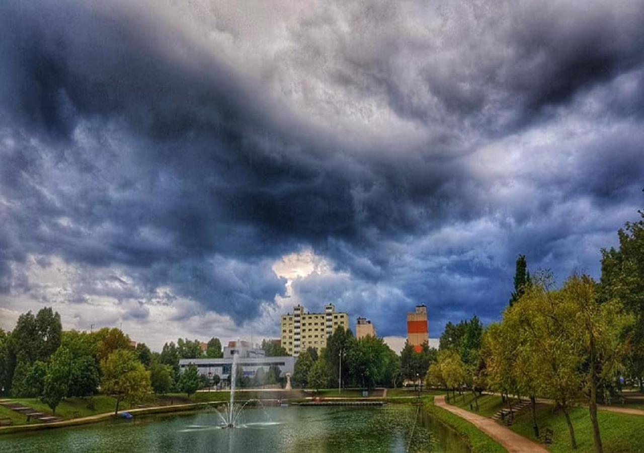 Kertvarosi Apartman Tiszaujvaros Bilik gambar