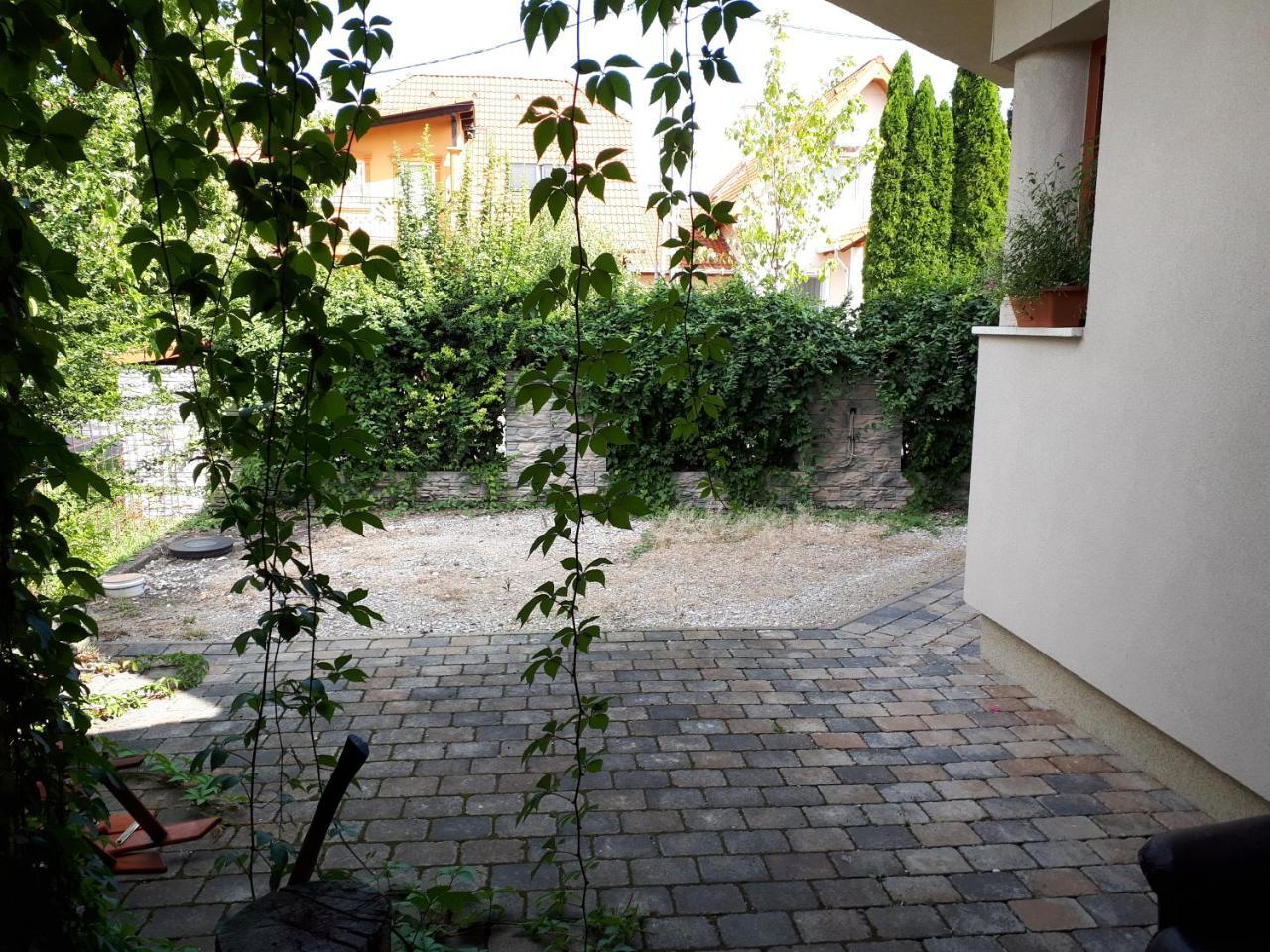 Kertvarosi Apartman Tiszaujvaros Luaran gambar