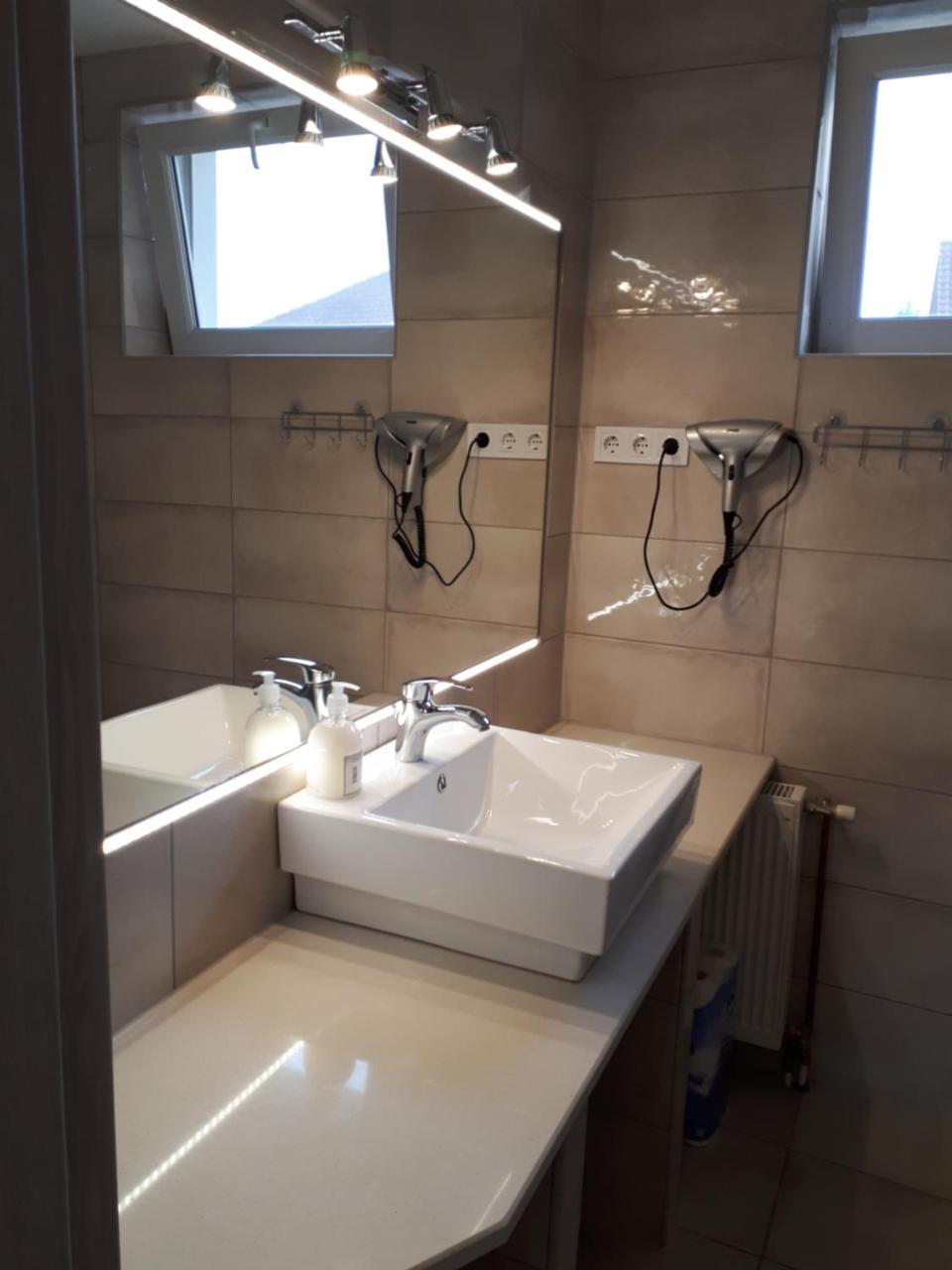 Kertvarosi Apartman Tiszaujvaros Luaran gambar