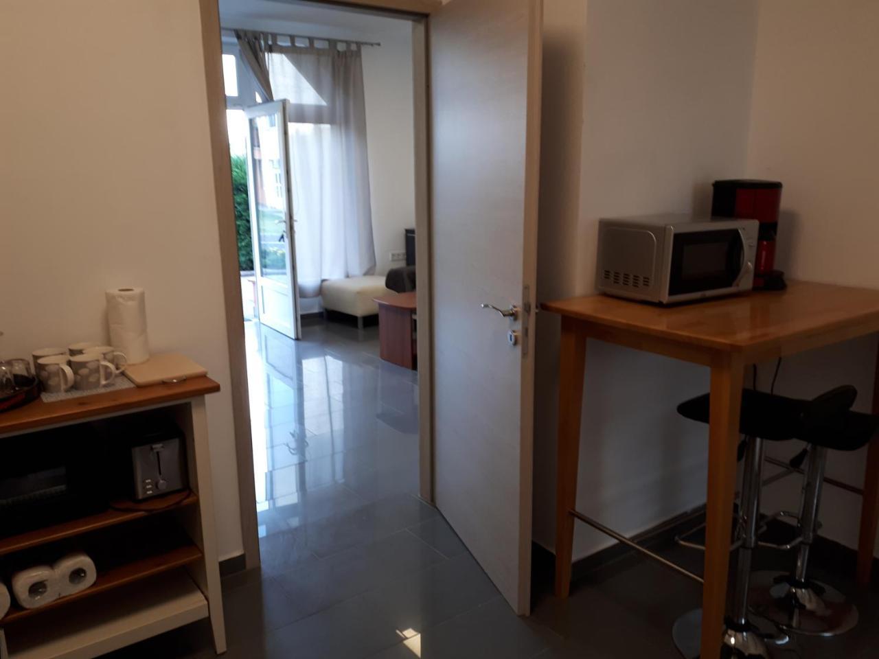 Kertvarosi Apartman Apartment Tiszaujvaros Luaran gambar