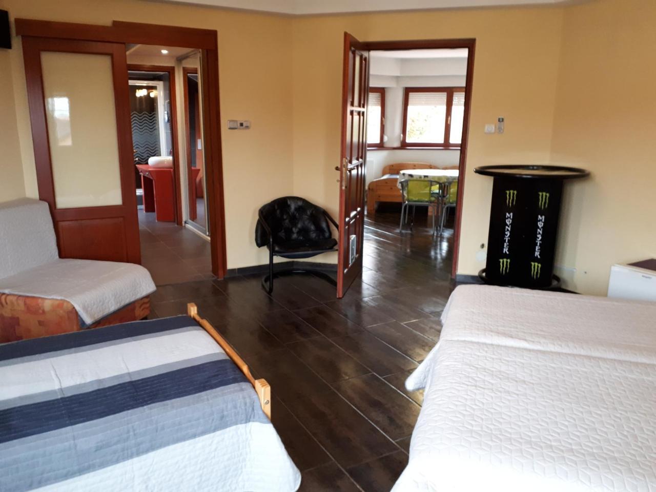 Kertvarosi Apartman Tiszaujvaros Luaran gambar