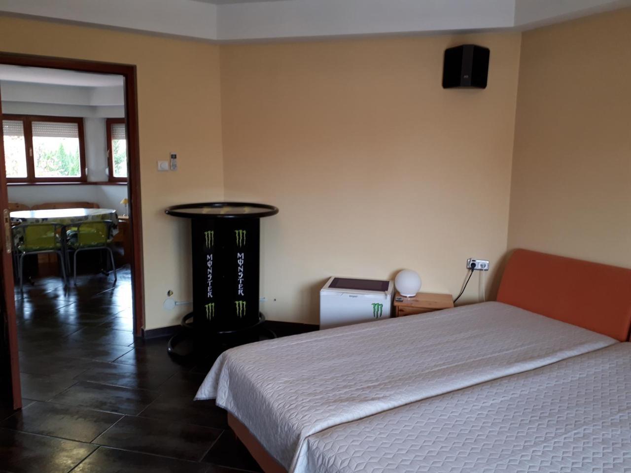 Kertvarosi Apartman Tiszaujvaros Luaran gambar
