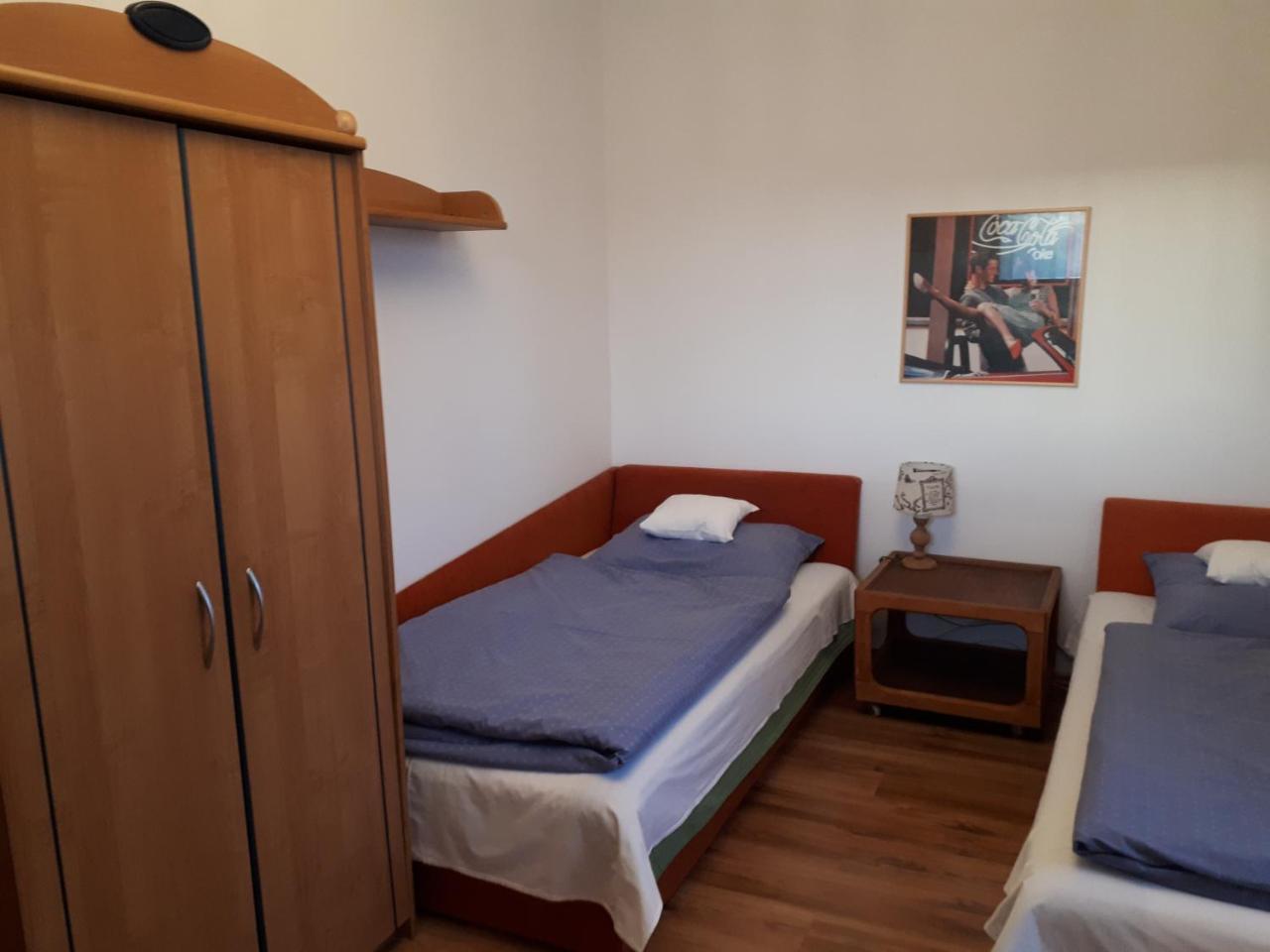 Kertvarosi Apartman Apartment Tiszaujvaros Luaran gambar